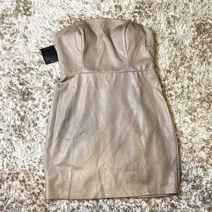 Bebe dress size large never worn halter dress